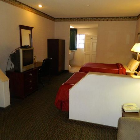 Capital Suites Blythe Bagian luar foto