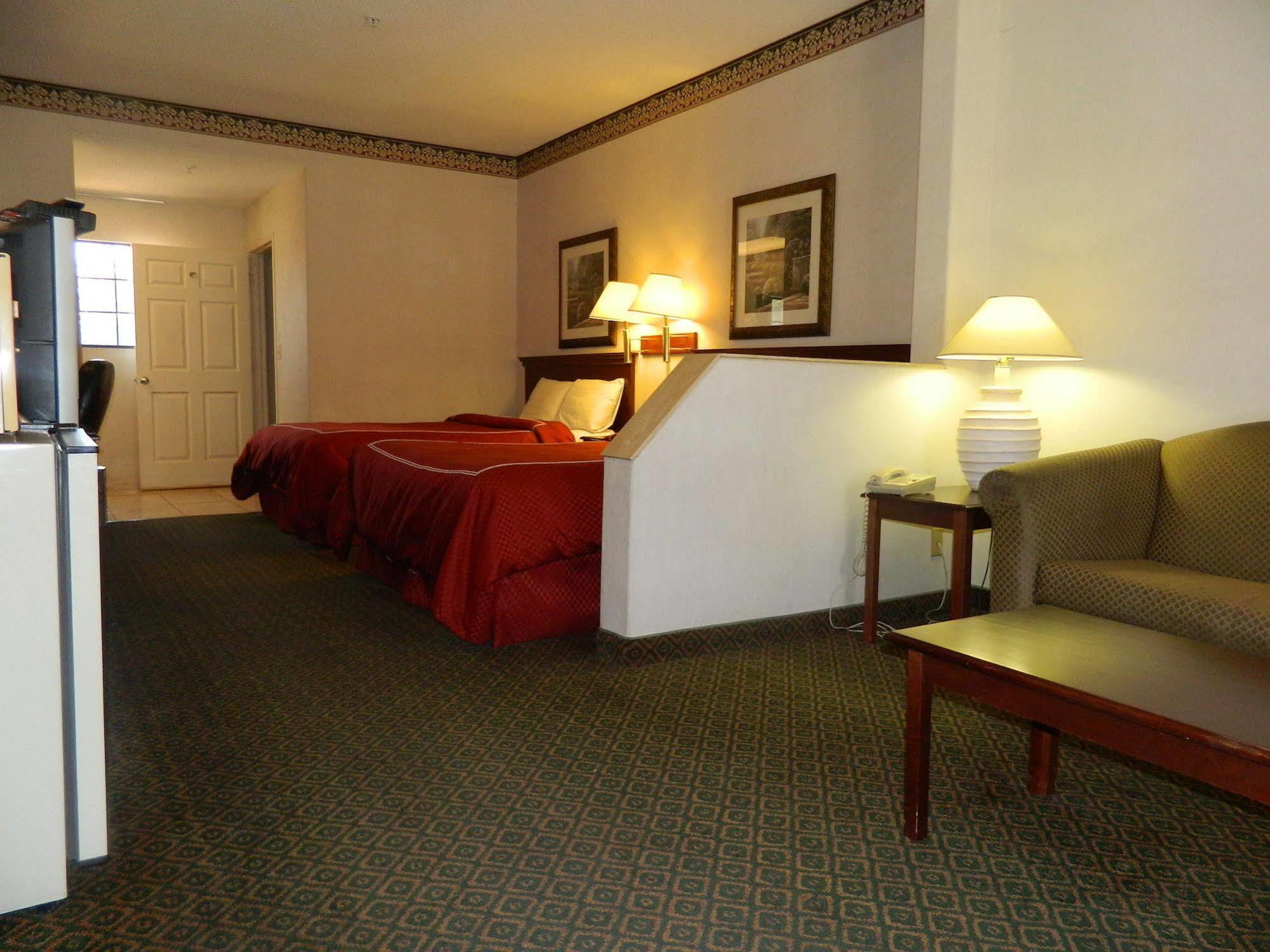 Capital Suites Blythe Bagian luar foto